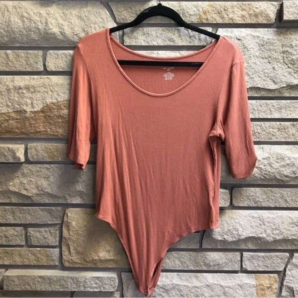 American Eagle Soft & Sexy Ribbed Short Sleeve Thong Bodysuit Rust large